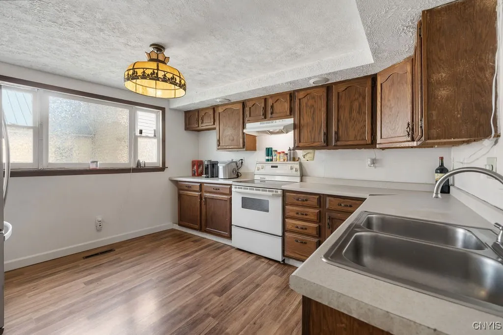 207 Lake Street, Oneida, New York 13421, Oneida, New York 13421, 3 Bedrooms Bedrooms, 8 Rooms Rooms,2 BathroomsBathrooms,Residential,Closed,207 Lake Street, Oneida, New York 13421,0,S1628006