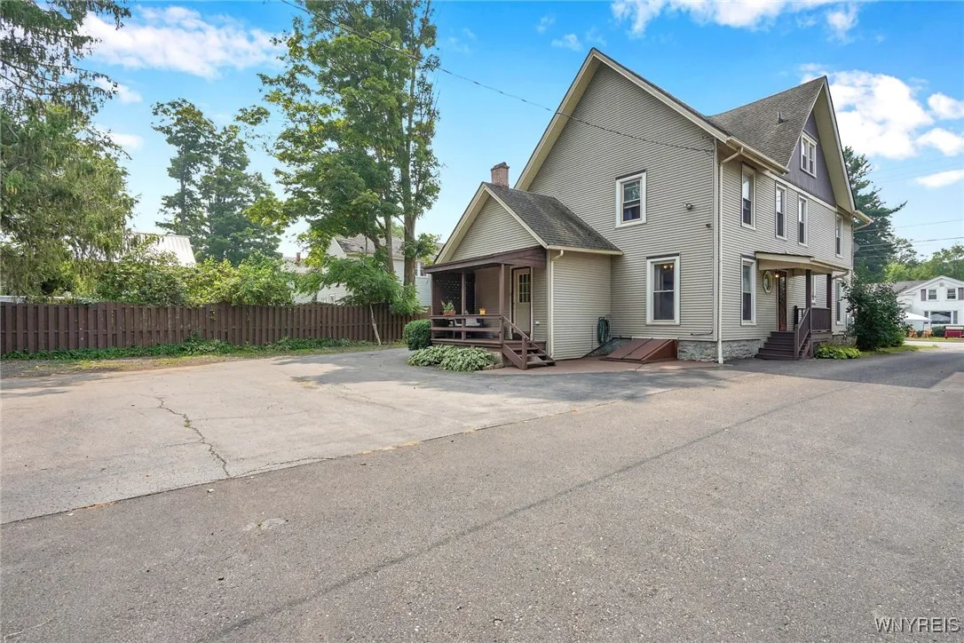 101 North Main Street, Holland, New York 14080, Holland, New York 14080, 7 Bedrooms Bedrooms, 15 Rooms Rooms,2 BathroomsBathrooms,Residential,Closed,101 North Main Street, Holland, New York 14080,0,B1628574