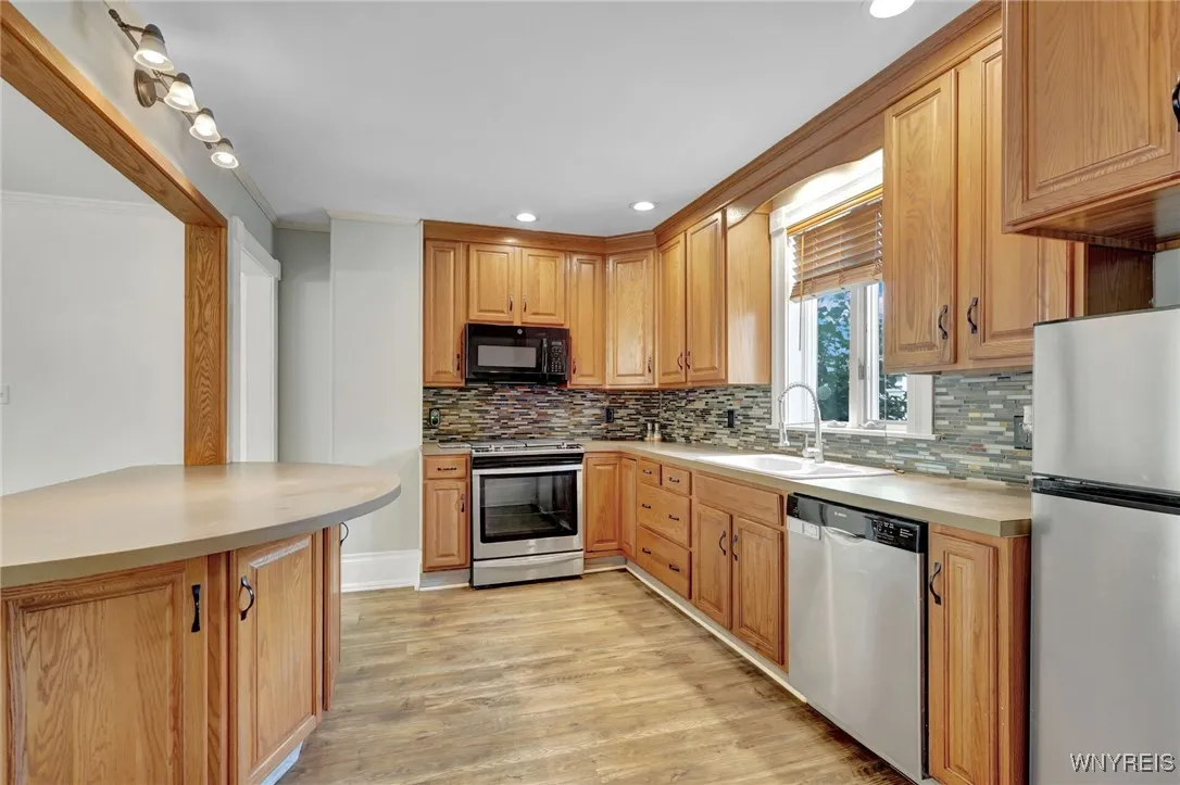 101 North Main Street, Holland, New York 14080, Holland, New York 14080, 7 Bedrooms Bedrooms, 15 Rooms Rooms,2 BathroomsBathrooms,Residential,Closed,101 North Main Street, Holland, New York 14080,0,B1628574