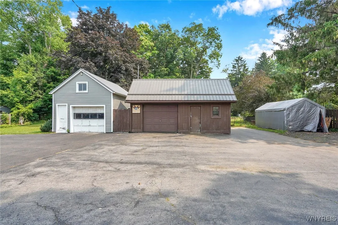 101 North Main Street, Holland, New York 14080, Holland, New York 14080, 7 Bedrooms Bedrooms, 15 Rooms Rooms,2 BathroomsBathrooms,Residential,Closed,101 North Main Street, Holland, New York 14080,0,B1628574