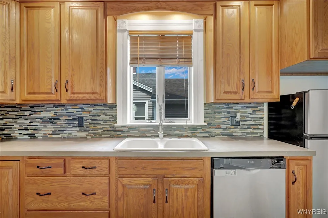 101 North Main Street, Holland, New York 14080, Holland, New York 14080, 7 Bedrooms Bedrooms, 15 Rooms Rooms,2 BathroomsBathrooms,Residential,Closed,101 North Main Street, Holland, New York 14080,0,B1628574