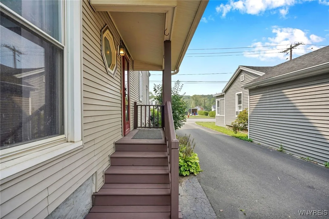 101 North Main Street, Holland, New York 14080, Holland, New York 14080, 7 Bedrooms Bedrooms, 15 Rooms Rooms,2 BathroomsBathrooms,Residential,Closed,101 North Main Street, Holland, New York 14080,0,B1628574