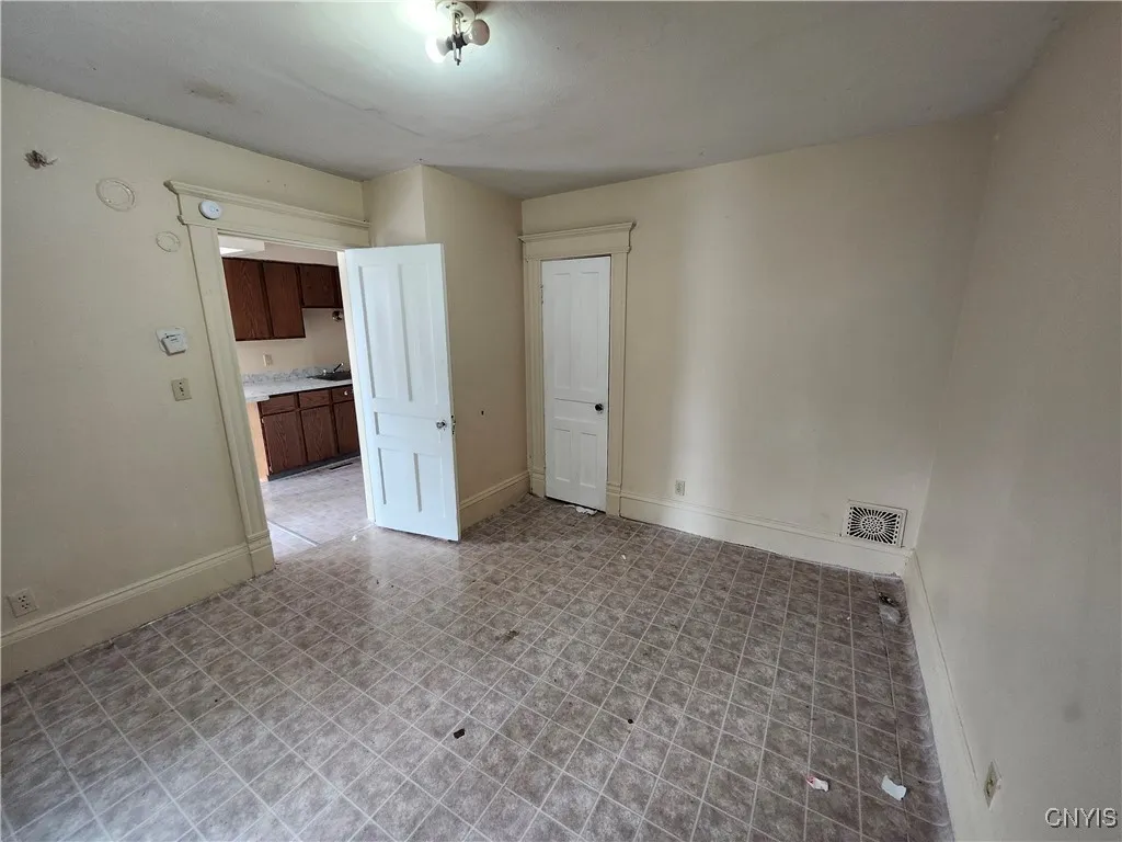 3720 South Salina Street, Syracuse, New York 13205, Syracuse, New York 13205, 4 Bedrooms Bedrooms, ,3 BathroomsBathrooms,Residential,For Sale,3720 South Salina Street, Syracuse, New York 13205,S1629196