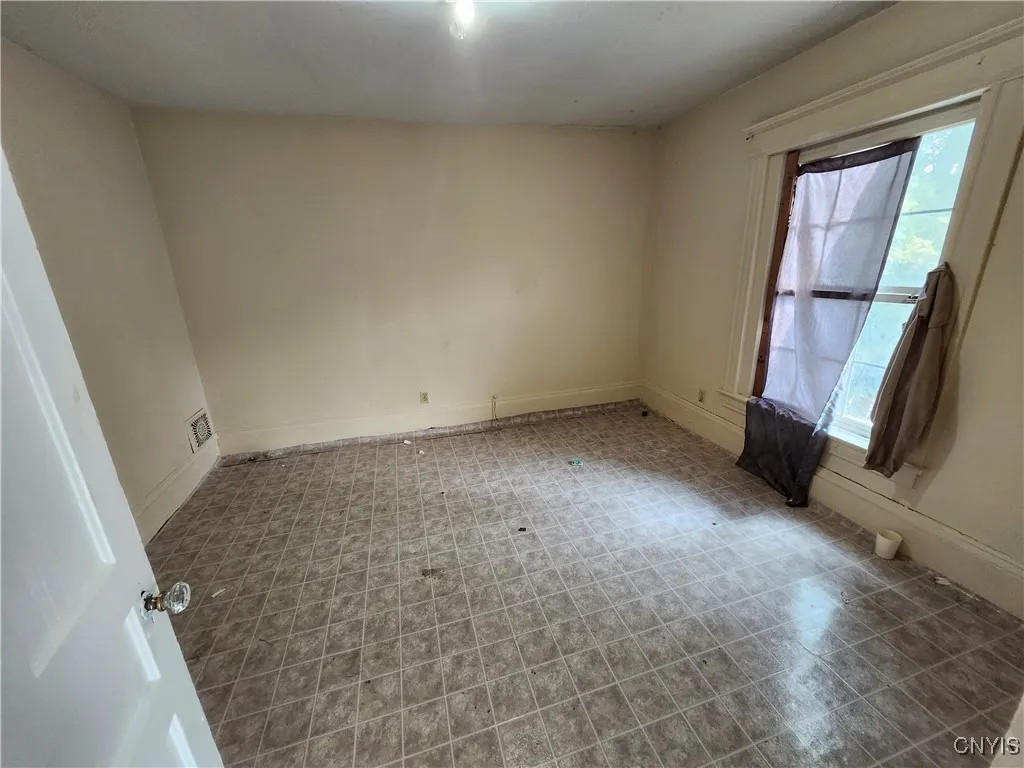 3720 South Salina Street, Syracuse, New York 13205, Syracuse, New York 13205, 4 Bedrooms Bedrooms, ,3 BathroomsBathrooms,Residential,For Sale,3720 South Salina Street, Syracuse, New York 13205,S1629196