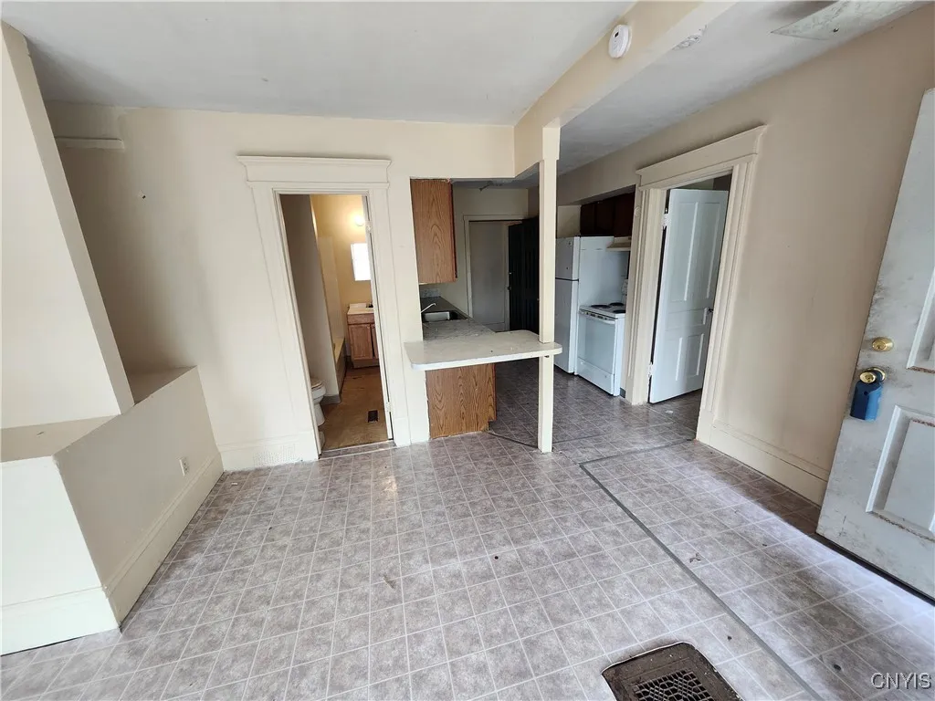 3720 South Salina Street, Syracuse, New York 13205, Syracuse, New York 13205, 4 Bedrooms Bedrooms, ,3 BathroomsBathrooms,Residential,For Sale,3720 South Salina Street, Syracuse, New York 13205,S1629196