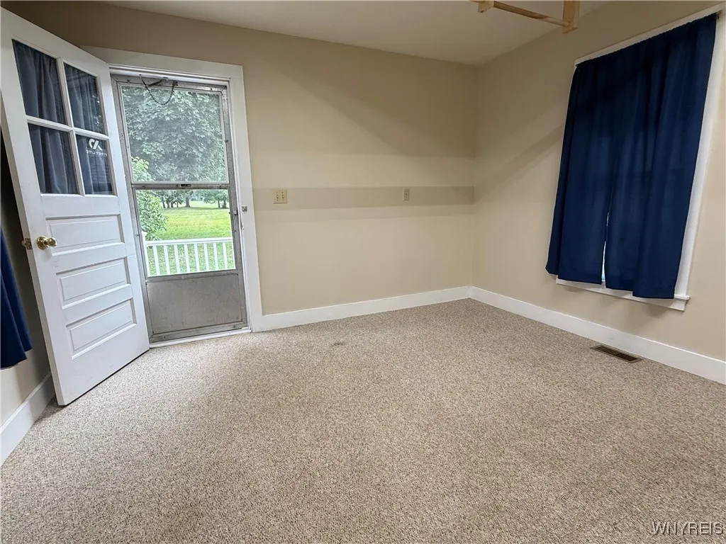 Optional 1st floor bedrrom/ Home office