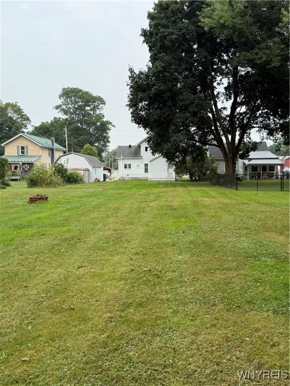 view standing at rear or yard