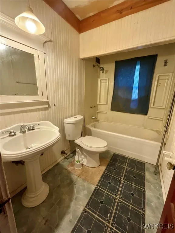 2nd floor bathroom