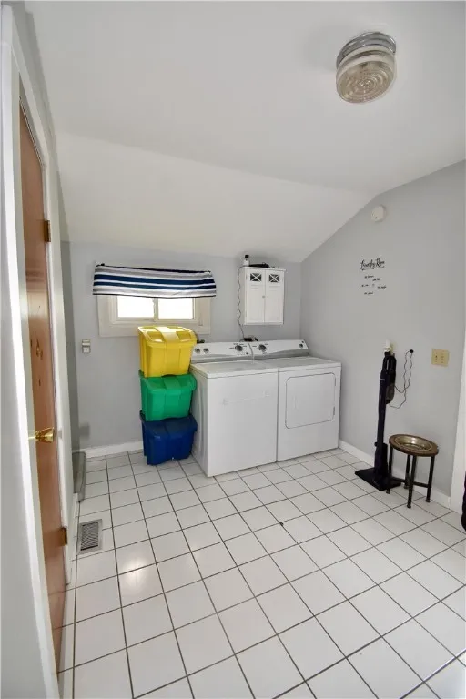 Laundry/Mud Room with access to deck