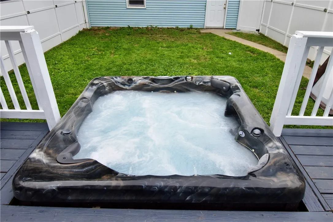 Hot Tub conveys