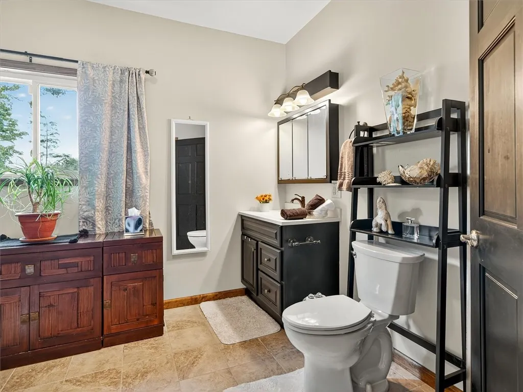 11084 Maple Ridge Road, Shelby, New York 14103, Shelby, New York 14103, 4 Bedrooms Bedrooms, 8 Rooms Rooms,3 BathroomsBathrooms,Residential,Closed,11084 Maple Ridge Road, Shelby, New York 14103,0,R1624852