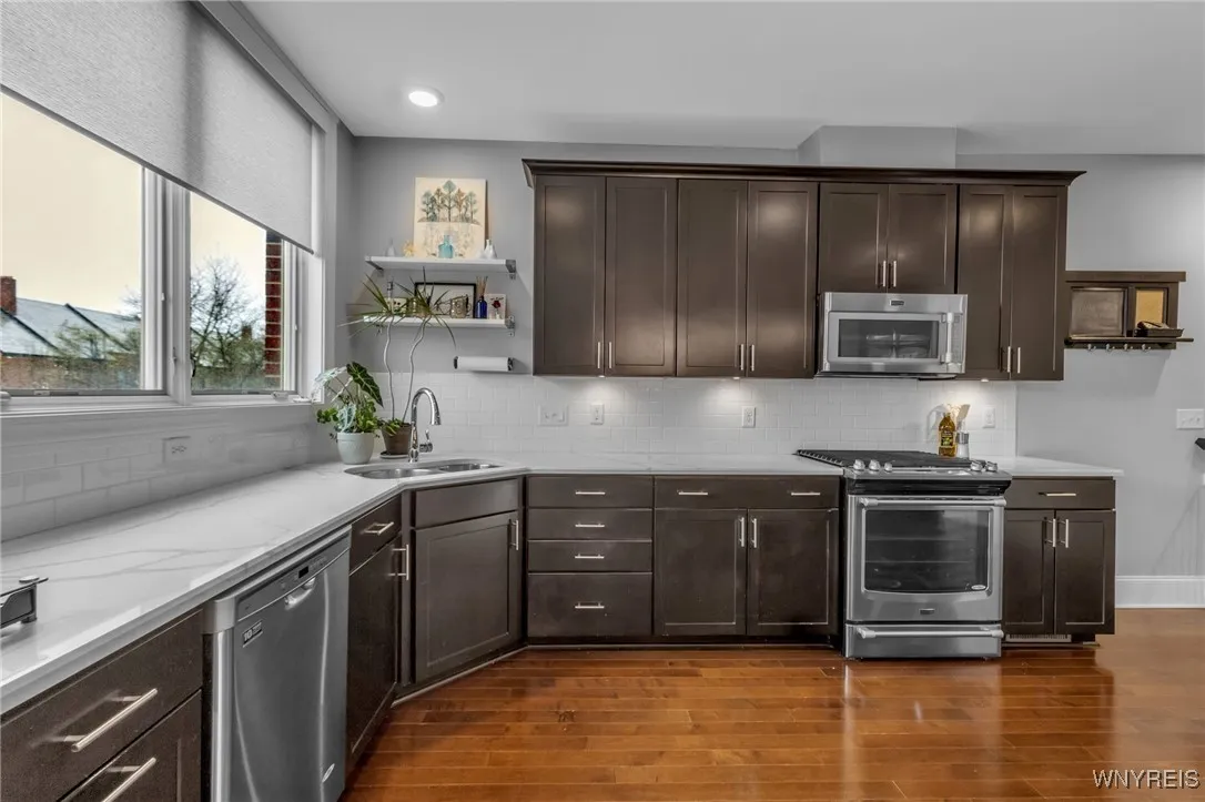 37 Ojibwa Circle, Buffalo, New York 14202, Buffalo, New York 14202, 2 Bedrooms Bedrooms, 6 Rooms Rooms,2 BathroomsBathrooms,Residential,For Sale,37 Ojibwa Circle, Buffalo, New York 14202,B1624722