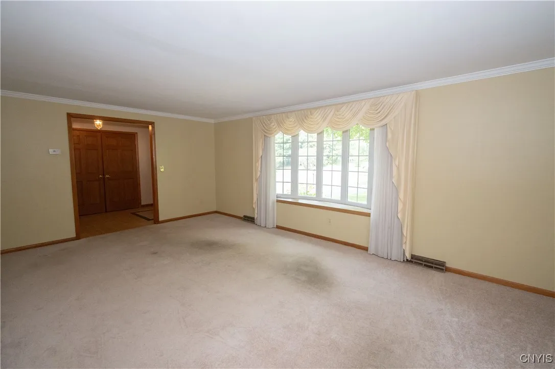 200 Emann Drive, Camillus, New York 13031, Camillus, New York 13031, 4 Bedrooms Bedrooms, 6 Rooms Rooms,2 BathroomsBathrooms,Residential,Closed,200 Emann Drive, Camillus, New York 13031,0,S1629066