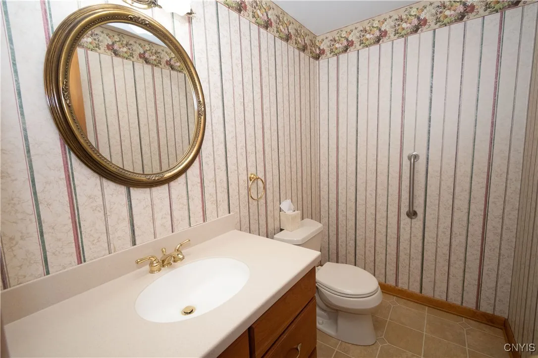 200 Emann Drive, Camillus, New York 13031, Camillus, New York 13031, 4 Bedrooms Bedrooms, 6 Rooms Rooms,2 BathroomsBathrooms,Residential,Closed,200 Emann Drive, Camillus, New York 13031,0,S1629066