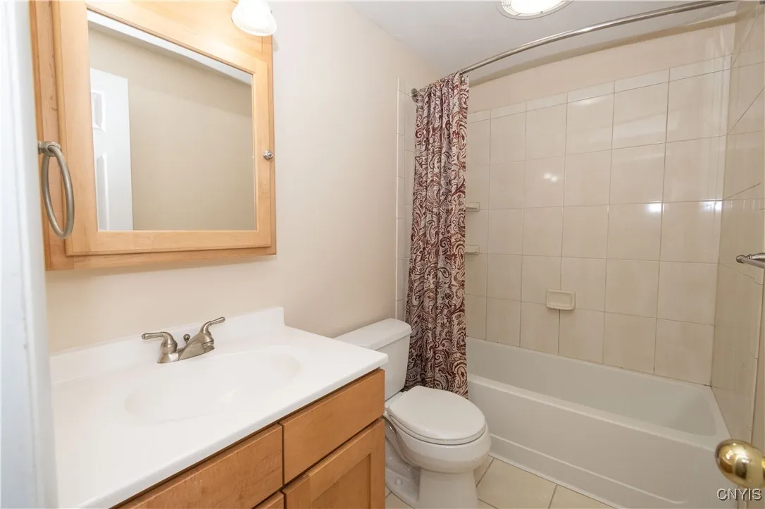 200 Emann Drive, Camillus, New York 13031, Camillus, New York 13031, 4 Bedrooms Bedrooms, 6 Rooms Rooms,2 BathroomsBathrooms,Residential,Closed,200 Emann Drive, Camillus, New York 13031,0,S1629066