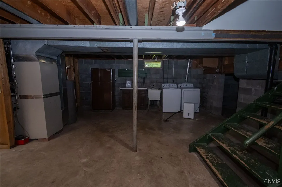 200 Emann Drive, Camillus, New York 13031, Camillus, New York 13031, 4 Bedrooms Bedrooms, 6 Rooms Rooms,2 BathroomsBathrooms,Residential,Closed,200 Emann Drive, Camillus, New York 13031,0,S1629066