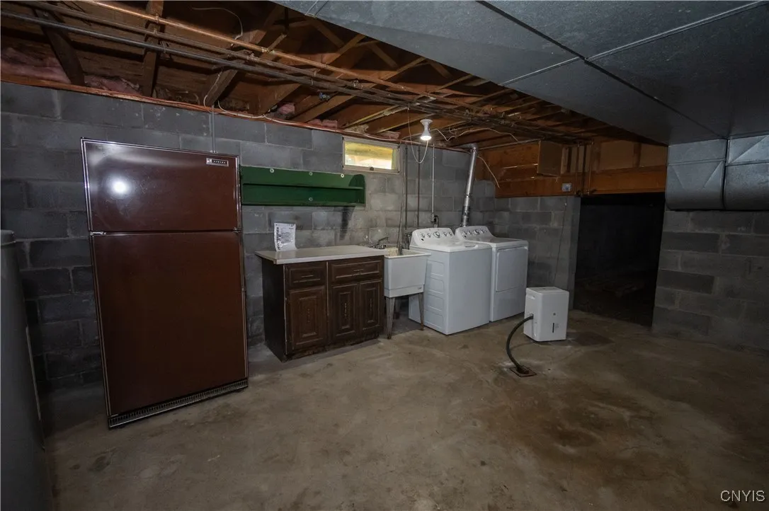 200 Emann Drive, Camillus, New York 13031, Camillus, New York 13031, 4 Bedrooms Bedrooms, 6 Rooms Rooms,2 BathroomsBathrooms,Residential,Closed,200 Emann Drive, Camillus, New York 13031,0,S1629066