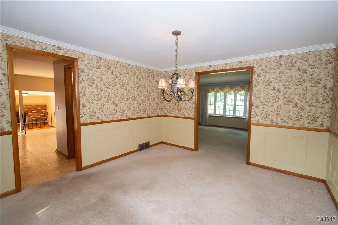200 Emann Drive, Camillus, New York 13031, Camillus, New York 13031, 4 Bedrooms Bedrooms, 6 Rooms Rooms,2 BathroomsBathrooms,Residential,Closed,200 Emann Drive, Camillus, New York 13031,0,S1629066