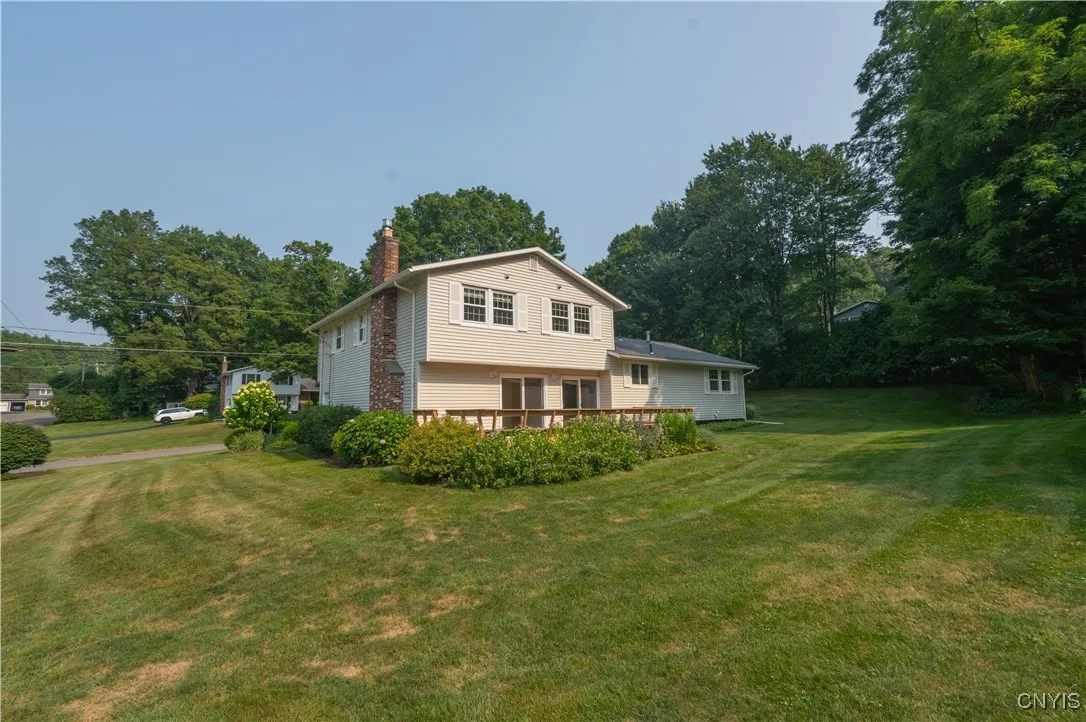 200 Emann Drive, Camillus, New York 13031, Camillus, New York 13031, 4 Bedrooms Bedrooms, 6 Rooms Rooms,2 BathroomsBathrooms,Residential,Closed,200 Emann Drive, Camillus, New York 13031,0,S1629066