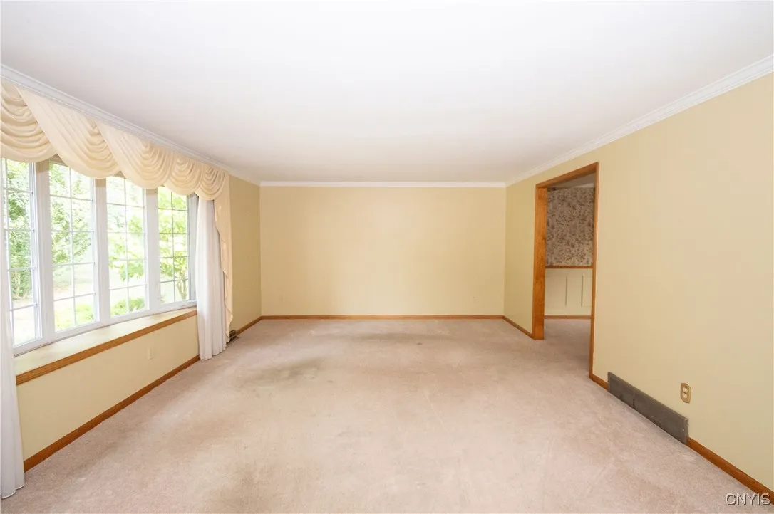 200 Emann Drive, Camillus, New York 13031, Camillus, New York 13031, 4 Bedrooms Bedrooms, 6 Rooms Rooms,2 BathroomsBathrooms,Residential,Closed,200 Emann Drive, Camillus, New York 13031,0,S1629066