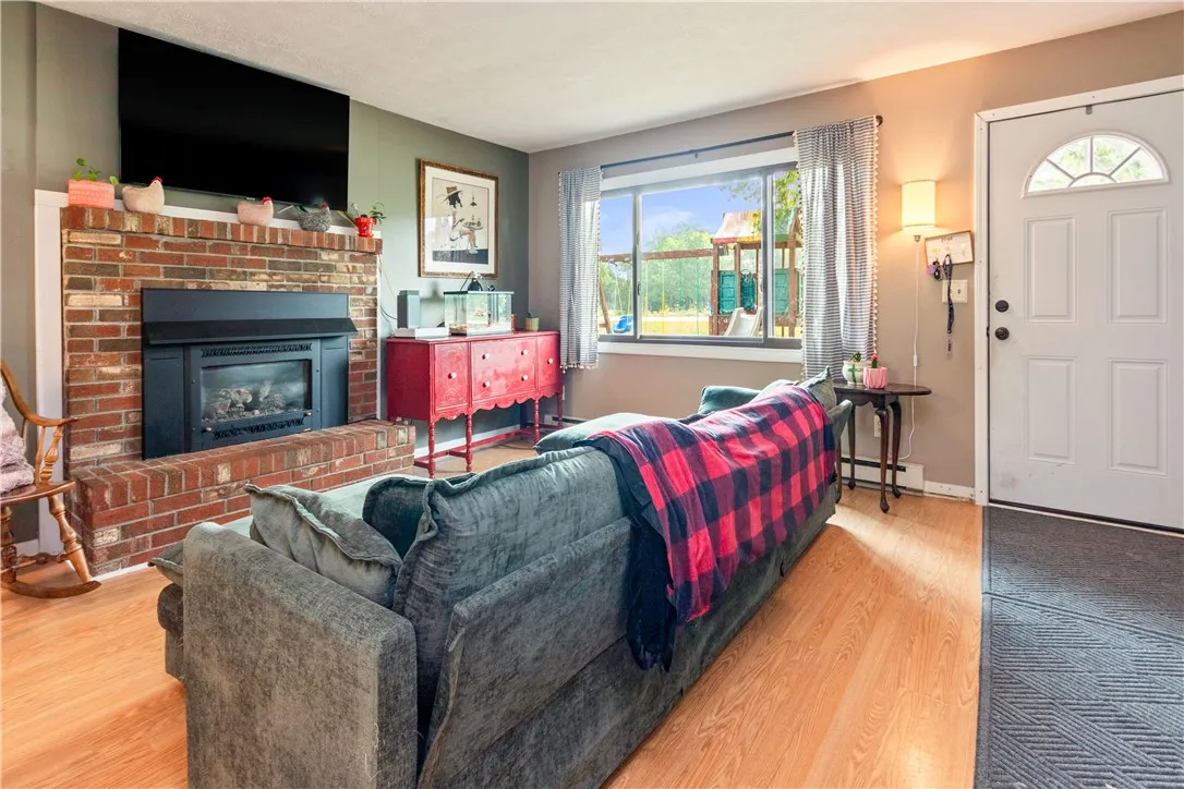 3730 Middle Cheshire Road, Canandaigua Town, New Y, Canandaigua Town, New York 14424, 4 Bedrooms Bedrooms, 8 Rooms Rooms,2 BathroomsBathrooms,Residential,Closed,3730 Middle Cheshire Road, Canandaigua Town, New Y,0,R1628500