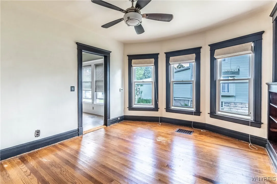 129 Tremaine Avenue, Tonawanda, New York 14217, Tonawanda, New York 14217, 3 Bedrooms Bedrooms, 7 Rooms Rooms,1 BathroomBathrooms,Residential,For Sale,129 Tremaine Avenue, Tonawanda, New York 14217,0,B1629017
