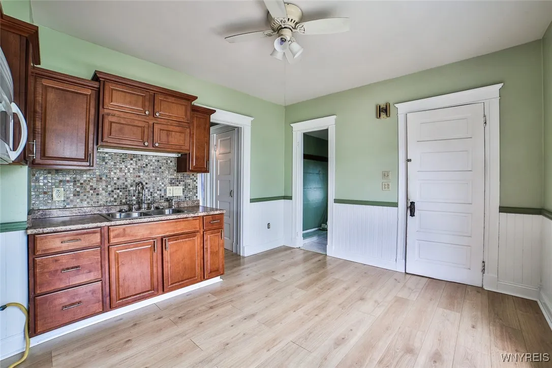 129 Tremaine Avenue, Tonawanda, New York 14217, Tonawanda, New York 14217, 3 Bedrooms Bedrooms, 7 Rooms Rooms,1 BathroomBathrooms,Residential,For Sale,129 Tremaine Avenue, Tonawanda, New York 14217,B1629017