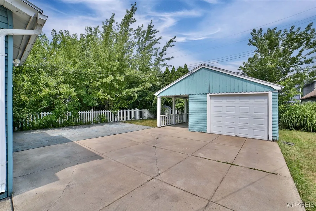 129 Tremaine Avenue, Tonawanda, New York 14217, Tonawanda, New York 14217, 3 Bedrooms Bedrooms, 7 Rooms Rooms,1 BathroomBathrooms,Residential,For Sale,129 Tremaine Avenue, Tonawanda, New York 14217,B1629017
