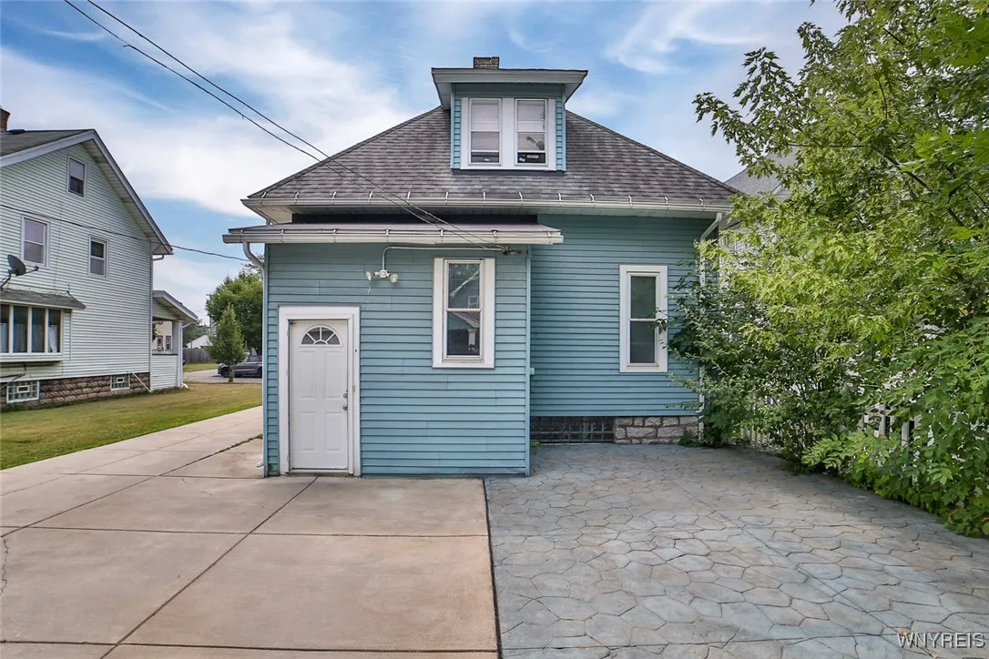 129 Tremaine Avenue, Tonawanda, New York 14217, Tonawanda, New York 14217, 3 Bedrooms Bedrooms, 7 Rooms Rooms,1 BathroomBathrooms,Residential,For Sale,129 Tremaine Avenue, Tonawanda, New York 14217,B1629017