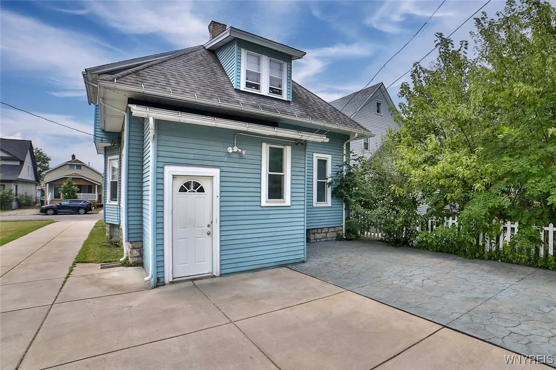 129 Tremaine Avenue, Tonawanda, New York 14217, Tonawanda, New York 14217, 3 Bedrooms Bedrooms, 7 Rooms Rooms,1 BathroomBathrooms,Residential,For Sale,129 Tremaine Avenue, Tonawanda, New York 14217,B1629017