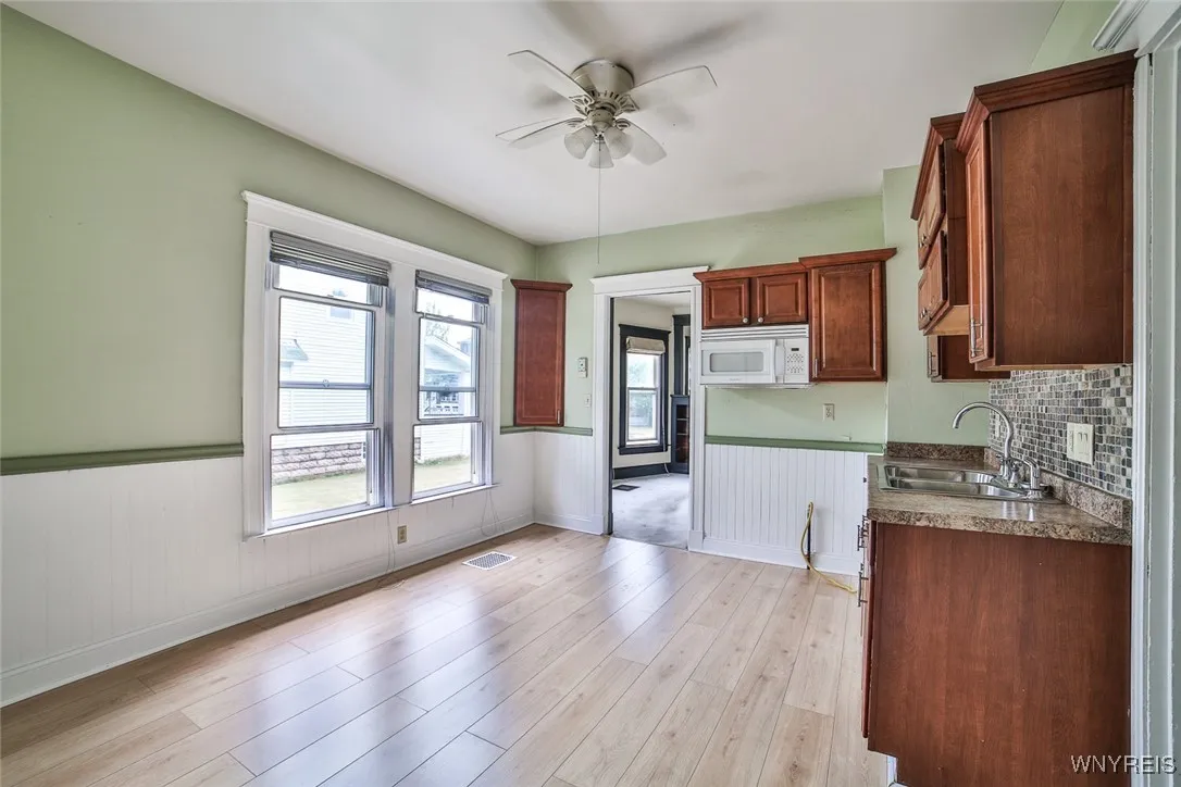 129 Tremaine Avenue, Tonawanda, New York 14217, Tonawanda, New York 14217, 3 Bedrooms Bedrooms, 7 Rooms Rooms,1 BathroomBathrooms,Residential,For Sale,129 Tremaine Avenue, Tonawanda, New York 14217,B1629017