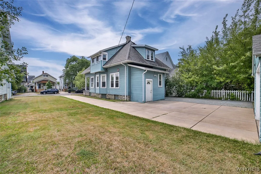 129 Tremaine Avenue, Tonawanda, New York 14217, Tonawanda, New York 14217, 3 Bedrooms Bedrooms, 7 Rooms Rooms,1 BathroomBathrooms,Residential,For Sale,129 Tremaine Avenue, Tonawanda, New York 14217,B1629017