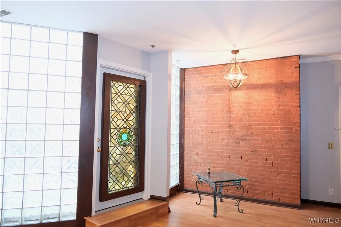 233 Richmond Avenue 3, Buffalo, New York 14222, Buffalo, New York 14222, 2 Bedrooms Bedrooms, 5 Rooms Rooms,1 BathroomBathrooms,Residential Lease,For Rent,233 Richmond Avenue 3, Buffalo, New York 14222,B1629275