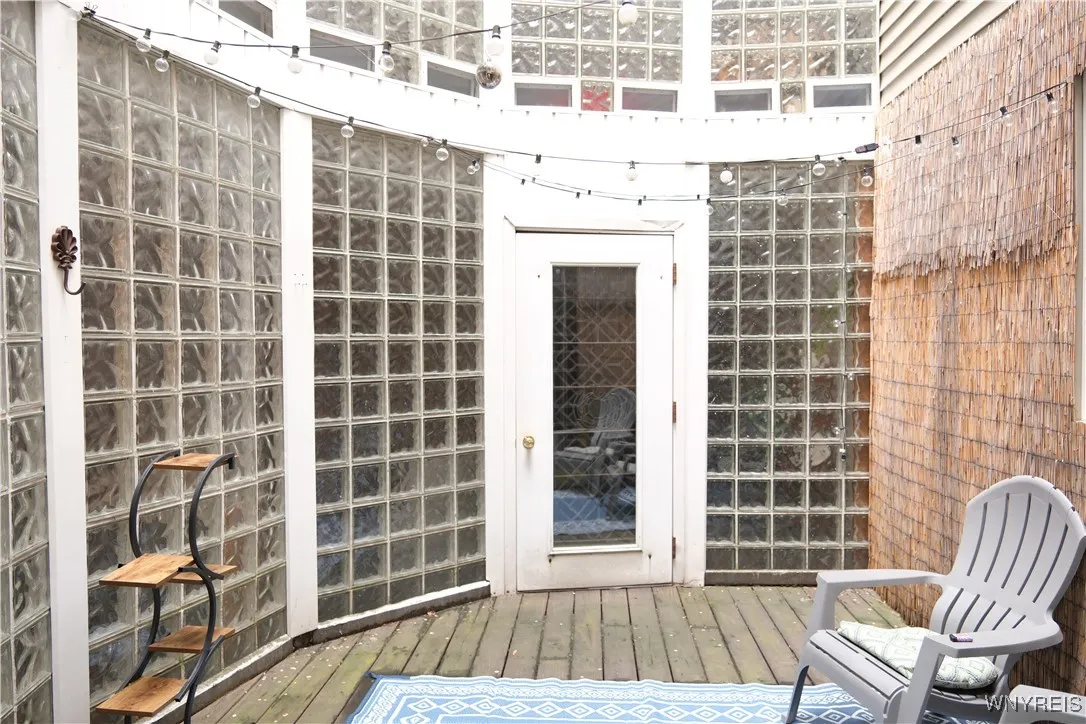 233 Richmond Avenue 3, Buffalo, New York 14222, Buffalo, New York 14222, 2 Bedrooms Bedrooms, 5 Rooms Rooms,1 BathroomBathrooms,Residential Lease,For Rent,233 Richmond Avenue 3, Buffalo, New York 14222,B1629275