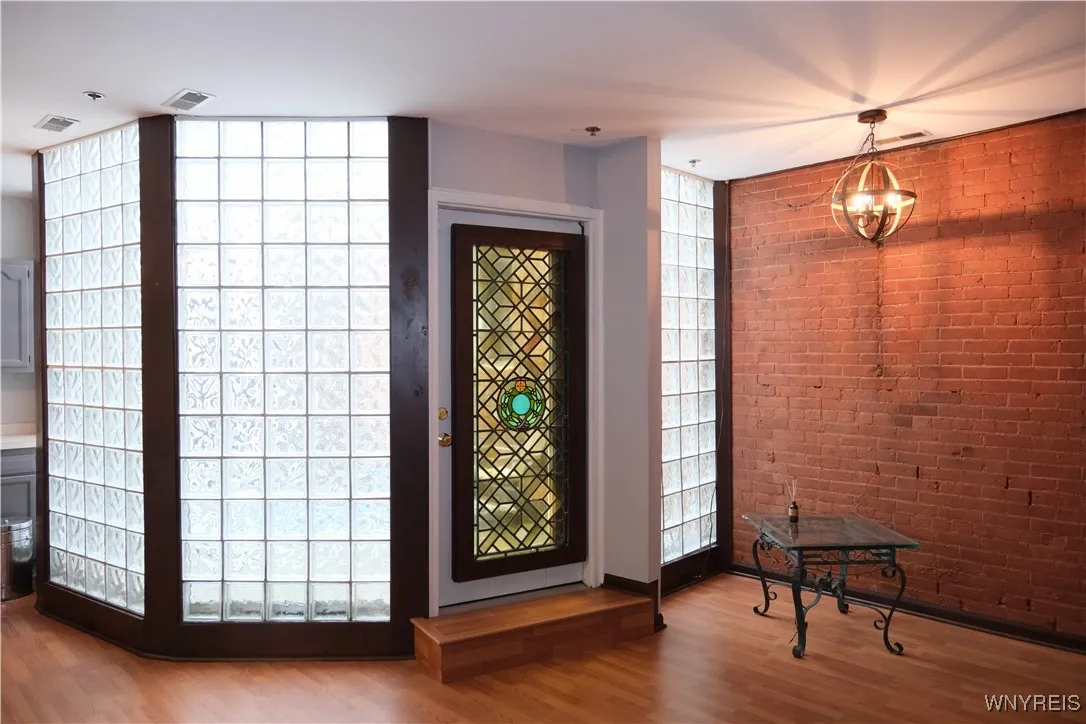 233 Richmond Avenue 3, Buffalo, New York 14222, Buffalo, New York 14222, 2 Bedrooms Bedrooms, 5 Rooms Rooms,1 BathroomBathrooms,Residential Lease,For Rent,233 Richmond Avenue 3, Buffalo, New York 14222,B1629275