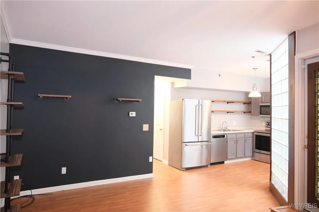 233 Richmond Avenue 3, Buffalo, New York 14222, Buffalo, New York 14222, 2 Bedrooms Bedrooms, 5 Rooms Rooms,1 BathroomBathrooms,Residential Lease,For Rent,233 Richmond Avenue 3, Buffalo, New York 14222,B1629275