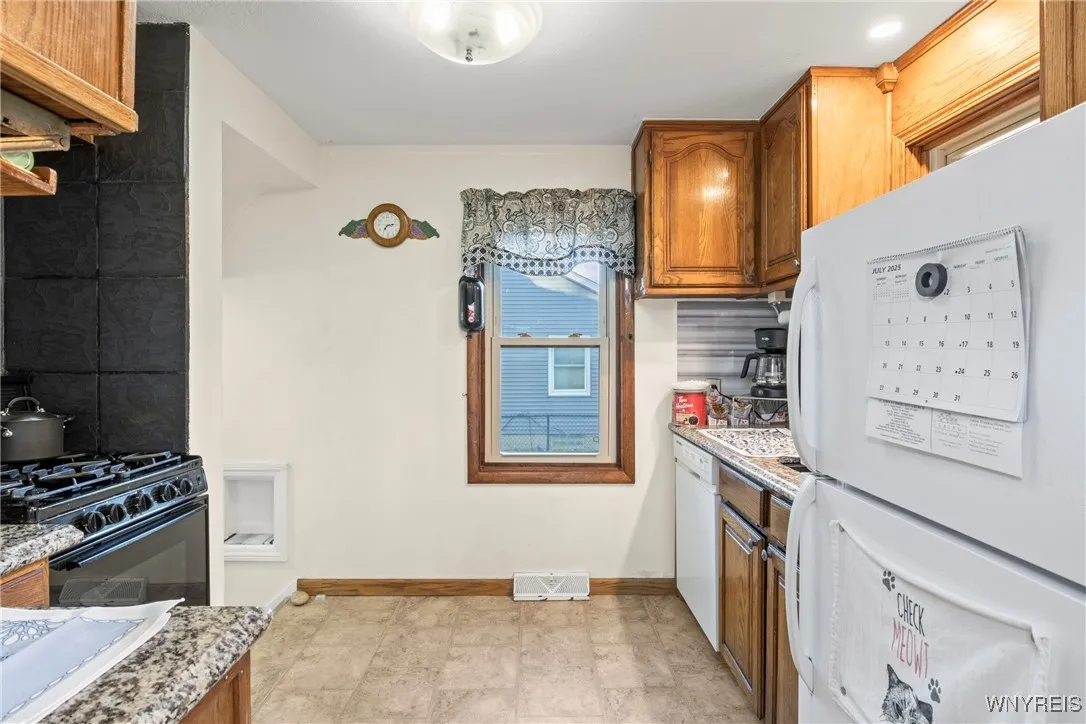 4165 Norway Place, Hamburg, New York 14075, Hamburg, New York 14075, 4 Bedrooms Bedrooms, 9 Rooms Rooms,2 BathroomsBathrooms,Residential,For Sale,4165 Norway Place, Hamburg, New York 14075,0,B1629247