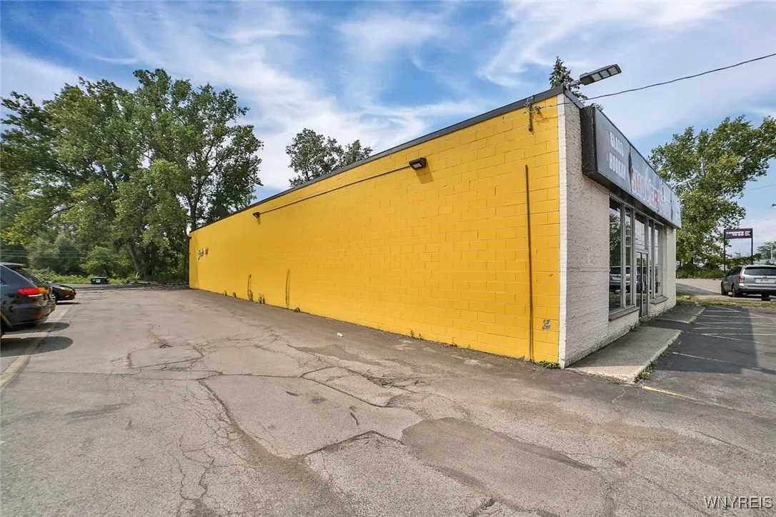 3001 Ridge Road, West Seneca, New York 14224, West Seneca, New York 14224, ,Commercial Sale,For Sale,3001 Ridge Road, West Seneca, New York 14224,B1629172