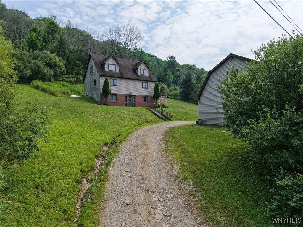 5736 Plum Brook Road, Great Valley, New York 14741, Great Valley, New York 14741, 4 Bedrooms Bedrooms, 10 Rooms Rooms,2 BathroomsBathrooms,Residential,Closed,5736 Plum Brook Road, Great Valley, New York 14741,0,B1629292