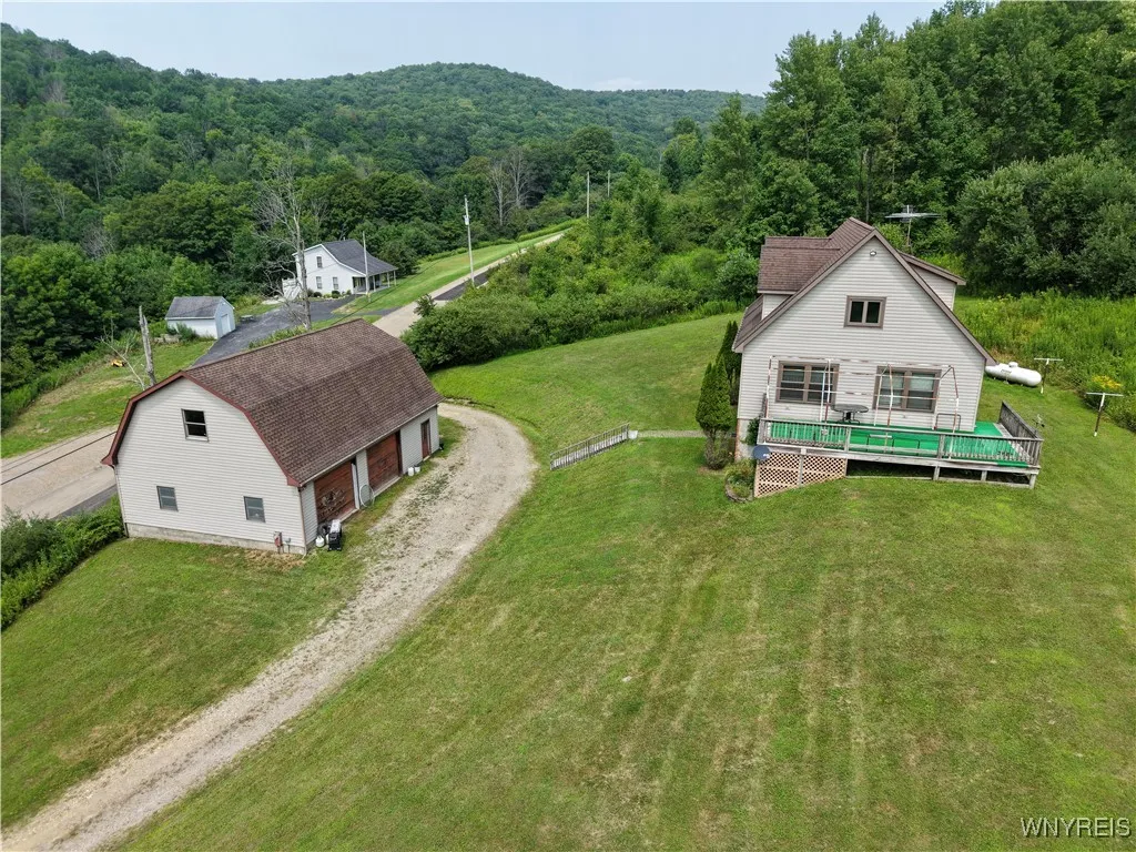 5736 Plum Brook Road, Great Valley, New York 14741, Great Valley, New York 14741, 4 Bedrooms Bedrooms, 10 Rooms Rooms,2 BathroomsBathrooms,Residential,Closed,5736 Plum Brook Road, Great Valley, New York 14741,0,B1629292