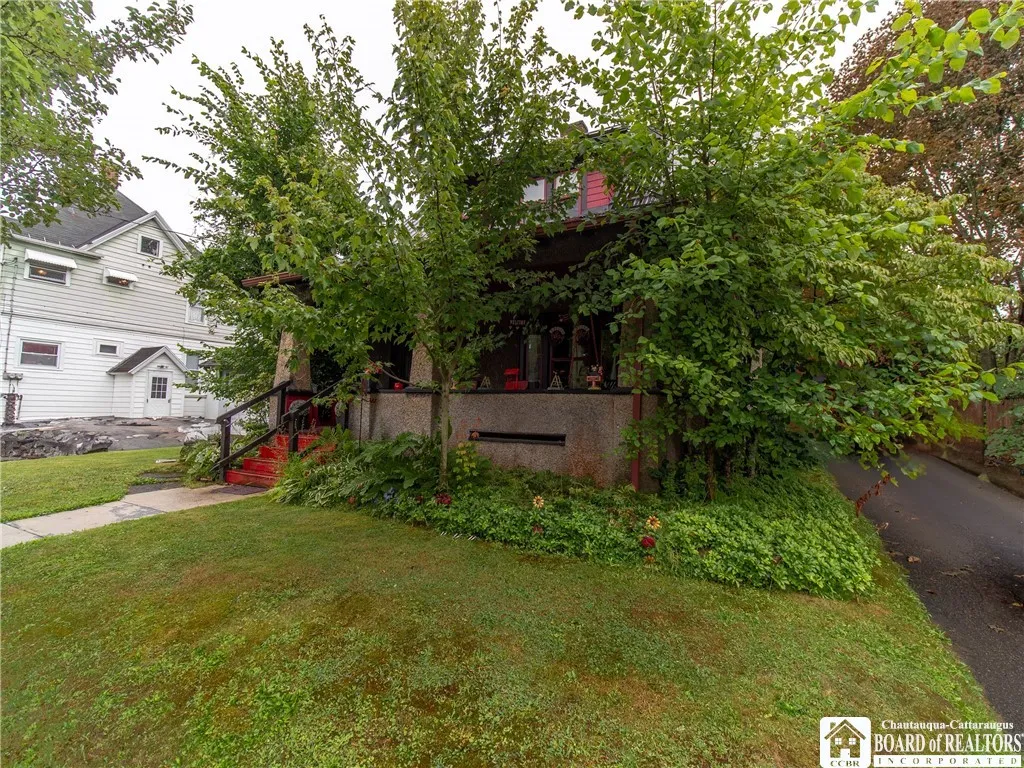 11 Superior Street, Jamestown, New York 14701, Jamestown, New York 14701, 2 Bedrooms Bedrooms, 8 Rooms Rooms,2 BathroomsBathrooms,Residential,Closed,11 Superior Street, Jamestown, New York 14701,0,R1628761