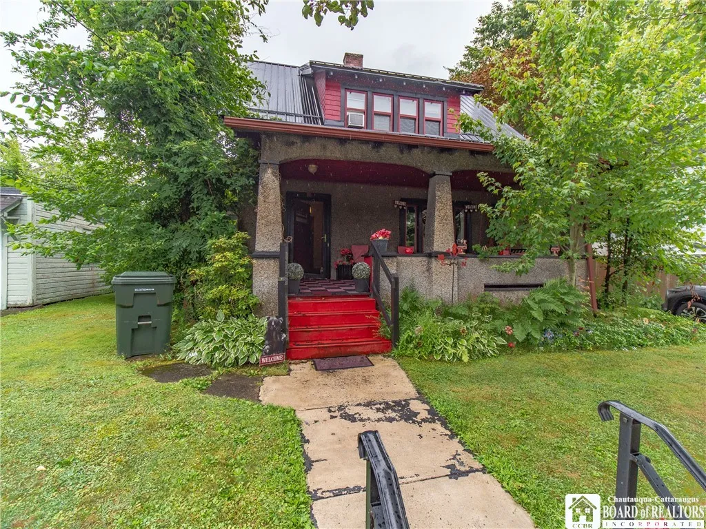 11 Superior Street, Jamestown, New York 14701, Jamestown, New York 14701, 2 Bedrooms Bedrooms, 8 Rooms Rooms,2 BathroomsBathrooms,Residential,Closed,11 Superior Street, Jamestown, New York 14701,0,R1628761