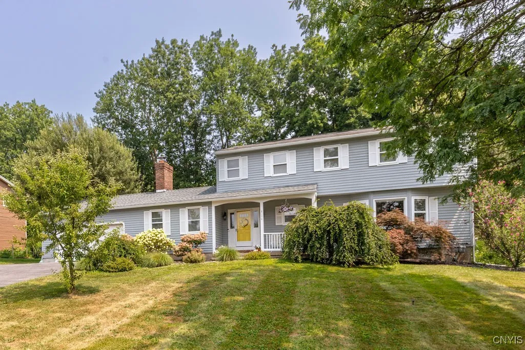 8174 Old Sunridge Drive, Manlius, New York 13104, Manlius, New York 13104, 4 Bedrooms Bedrooms, 11 Rooms Rooms,2 BathroomsBathrooms,Residential,Closed,8174 Old Sunridge Drive, Manlius, New York 13104,0,S1628921