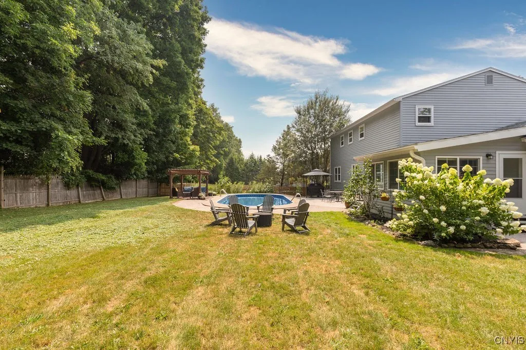 8174 Old Sunridge Drive, Manlius, New York 13104, Manlius, New York 13104, 4 Bedrooms Bedrooms, 11 Rooms Rooms,2 BathroomsBathrooms,Residential,Closed,8174 Old Sunridge Drive, Manlius, New York 13104,0,S1628921