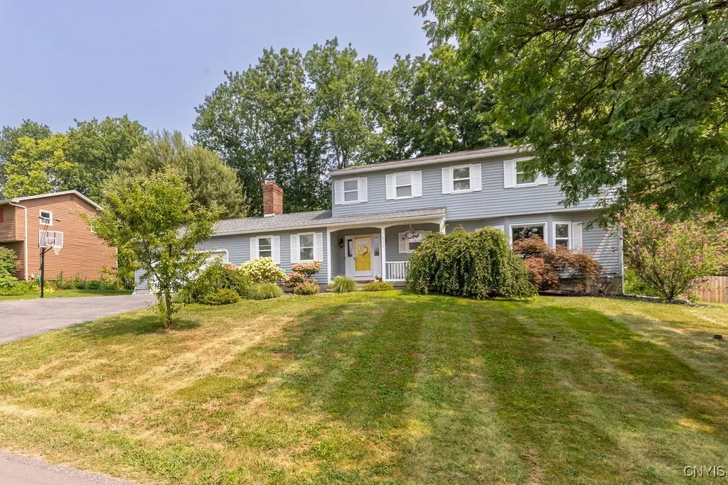 8174 Old Sunridge Drive, Manlius, New York 13104, Manlius, New York 13104, 4 Bedrooms Bedrooms, 11 Rooms Rooms,2 BathroomsBathrooms,Residential,Closed,8174 Old Sunridge Drive, Manlius, New York 13104,0,S1628921