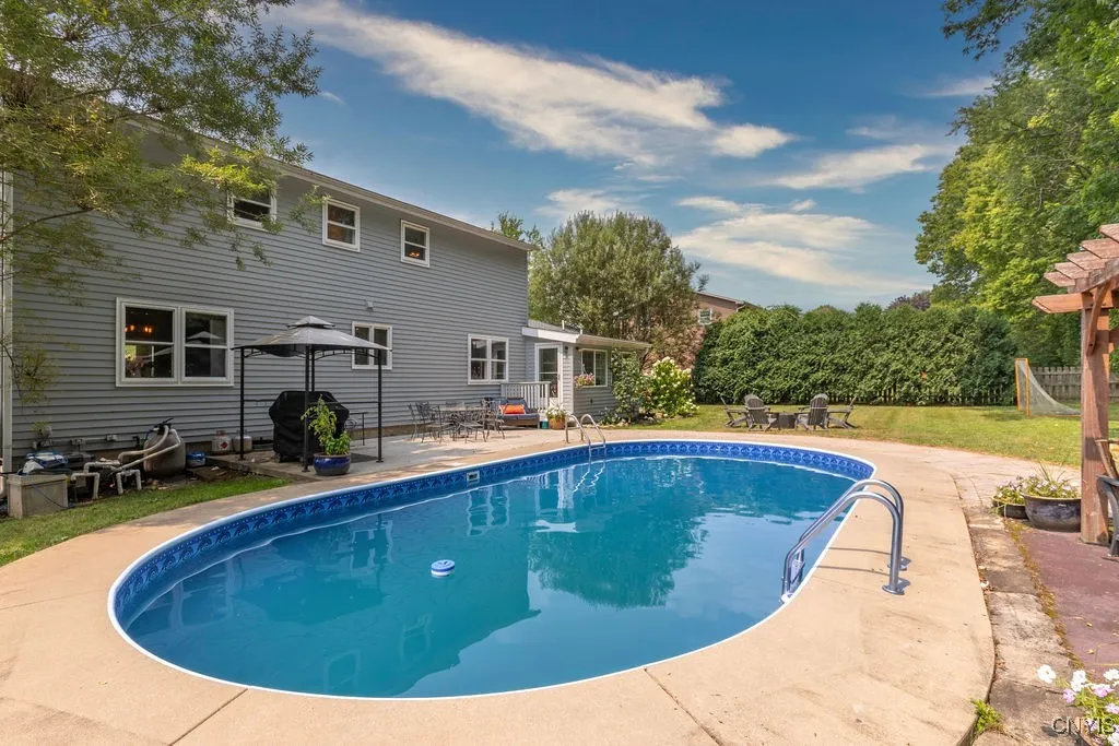 8174 Old Sunridge Drive, Manlius, New York 13104, Manlius, New York 13104, 4 Bedrooms Bedrooms, 11 Rooms Rooms,2 BathroomsBathrooms,Residential,Closed,8174 Old Sunridge Drive, Manlius, New York 13104,0,S1628921