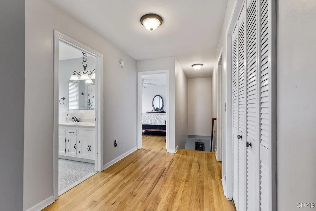 8174 Old Sunridge Drive, Manlius, New York 13104, Manlius, New York 13104, 4 Bedrooms Bedrooms, 11 Rooms Rooms,2 BathroomsBathrooms,Residential,Closed,8174 Old Sunridge Drive, Manlius, New York 13104,0,S1628921