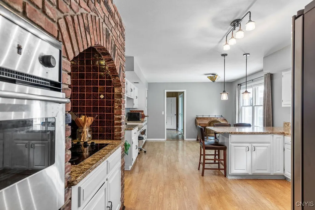 8174 Old Sunridge Drive, Manlius, New York 13104, Manlius, New York 13104, 4 Bedrooms Bedrooms, 11 Rooms Rooms,2 BathroomsBathrooms,Residential,Closed,8174 Old Sunridge Drive, Manlius, New York 13104,0,S1628921