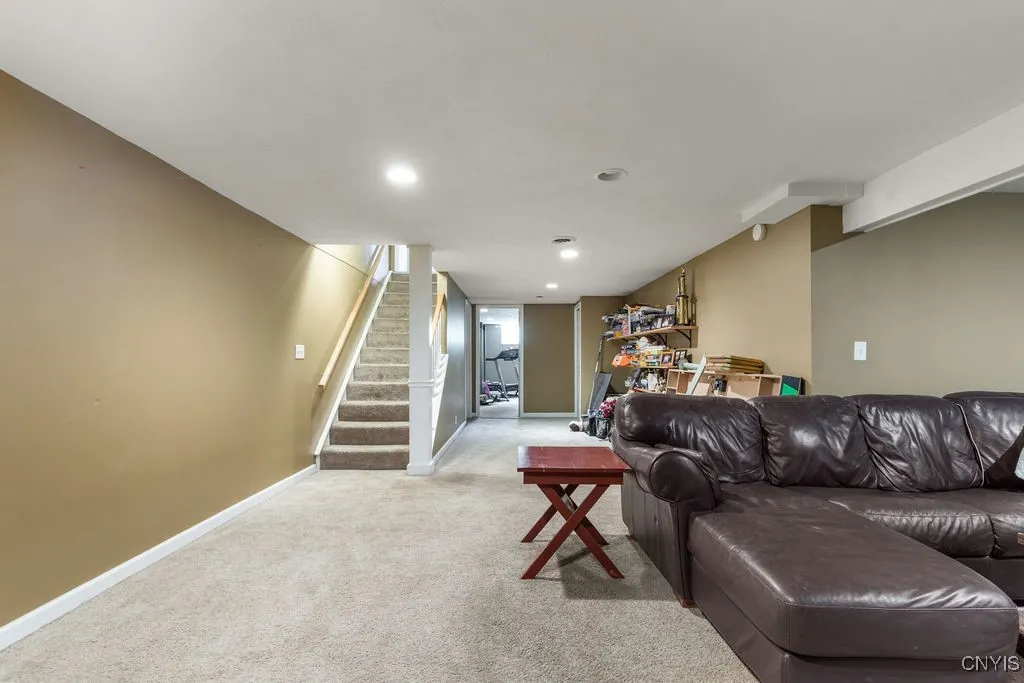 8174 Old Sunridge Drive, Manlius, New York 13104, Manlius, New York 13104, 4 Bedrooms Bedrooms, 11 Rooms Rooms,2 BathroomsBathrooms,Residential,Closed,8174 Old Sunridge Drive, Manlius, New York 13104,0,S1628921