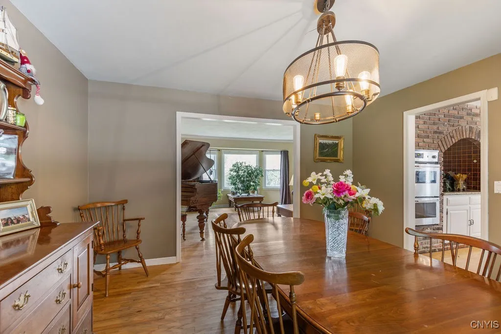 8174 Old Sunridge Drive, Manlius, New York 13104, Manlius, New York 13104, 4 Bedrooms Bedrooms, 11 Rooms Rooms,2 BathroomsBathrooms,Residential,Closed,8174 Old Sunridge Drive, Manlius, New York 13104,0,S1628921